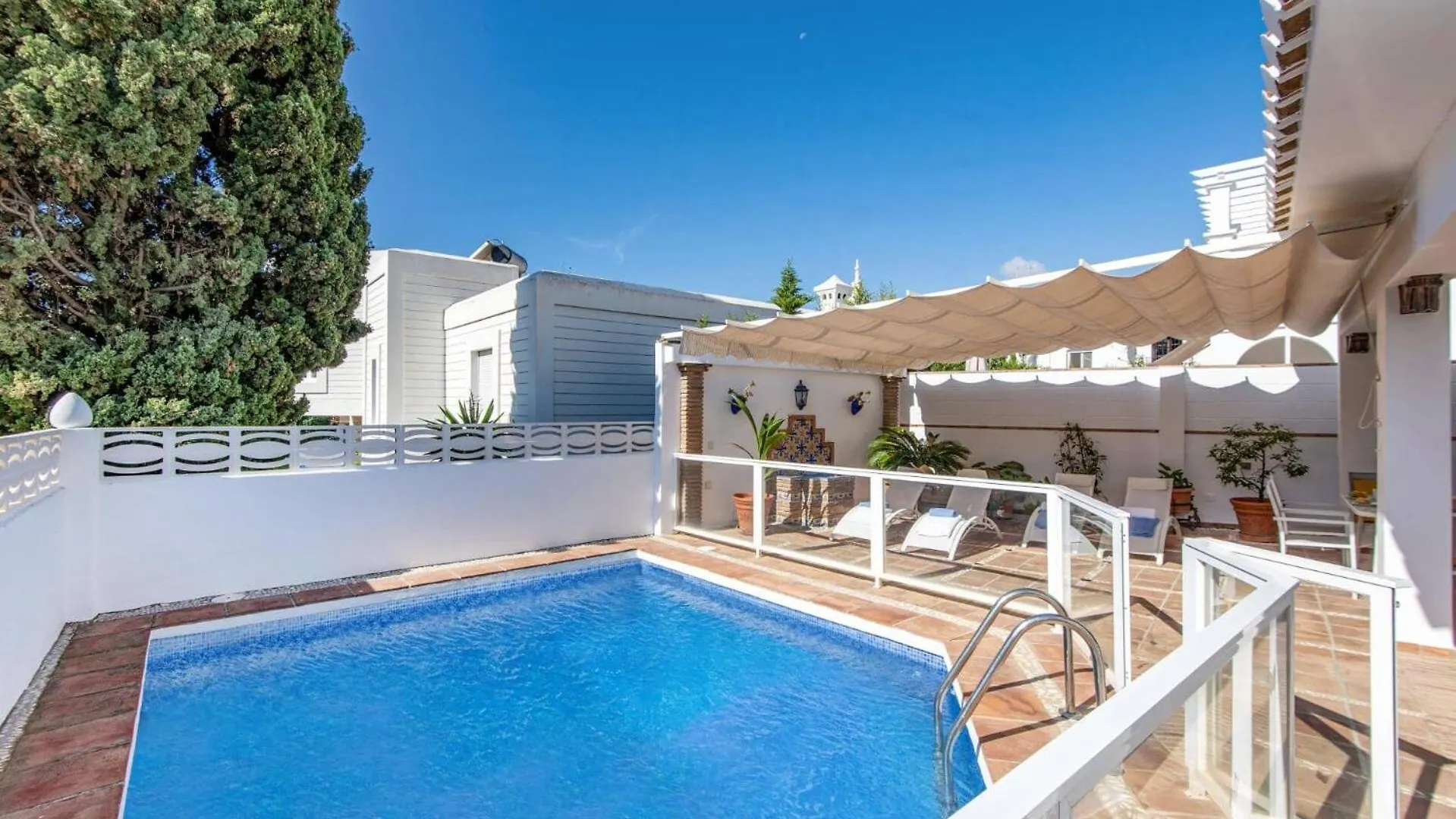 Linda Casa Con Piscina Villa Blanes Spain